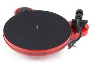 Pro-Ject RPM 1 Carbon + 2M Red gramofon s přenoskou - červený